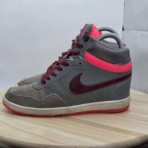 Women's Size 7.5 - Nike Sky High Dunk Pink and Gray  629746-011 2014‎